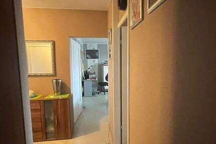 Aussichtslage mit Extras: 3 Zimmer & 6 Stellplätze 3 zimmer