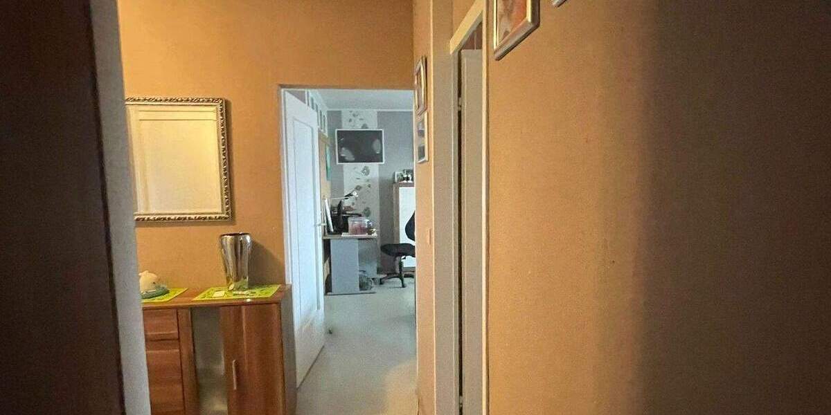 Aussichtslage mit Extras: 3 Zimmer & 6 Stellplätze 3 zimmer