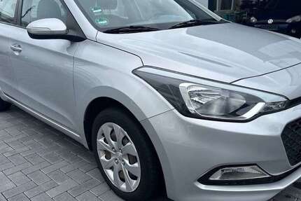 Hyundai i20 83.739 km 8.400 € Frankfurt am Main 60488