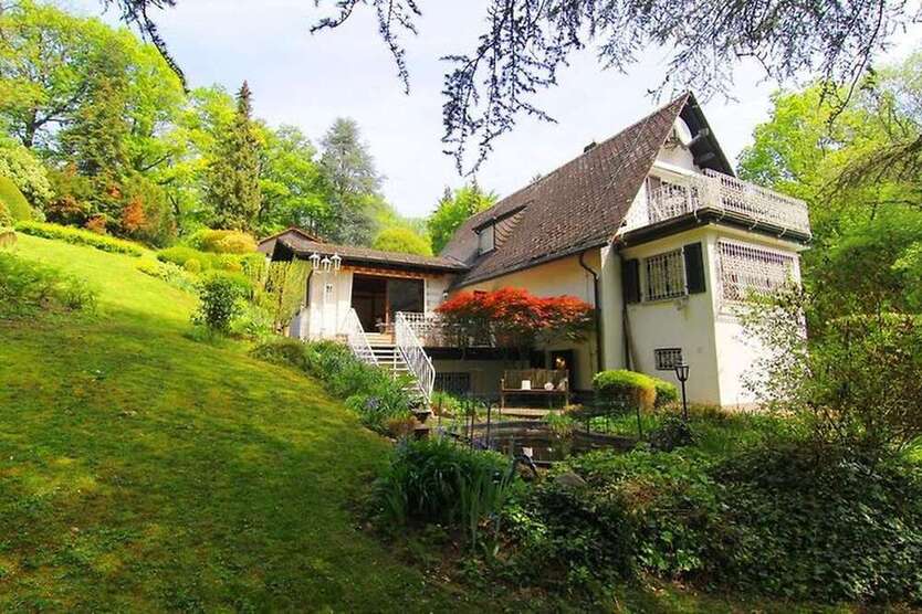 Haus zum Mieten in Bad Soden 3.900 € 255 m²