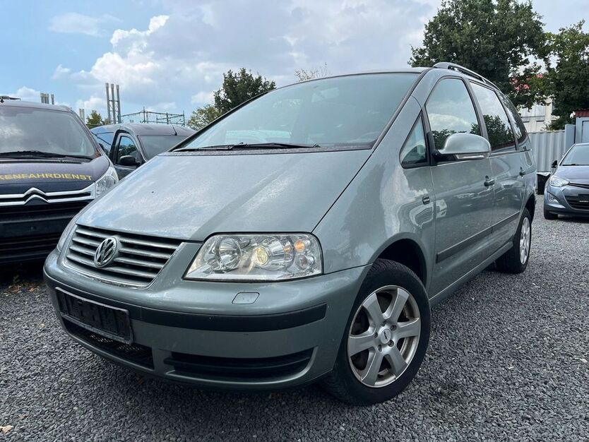 VW Sharan 209.000 km 2.390 € Frankfurt 65933