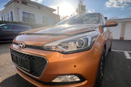 Hyundai i20 90.000 km 10.250 € Liederbach 65835