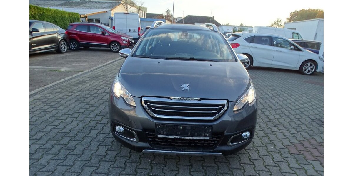 Peugeot 2008 Allure Automatik, Navigation, Parksensoren, 32.718 km 10.990 &euro; Rodgau 63110