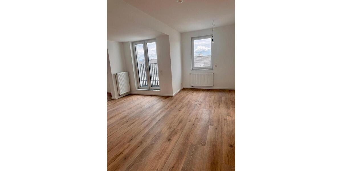 Etagenwohnung Offenbach am Main Hafen - 3 Zimmer, 82 m&sup2;, 1.350&euro; | Angebot:26445238