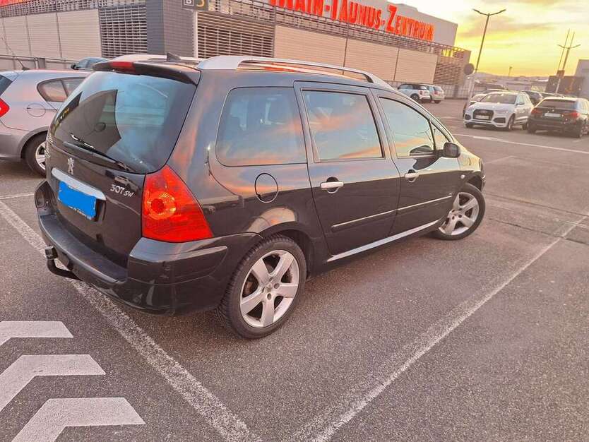 Peugeot 307 247.027 km 2.900 € Frankfurt am Main 65934