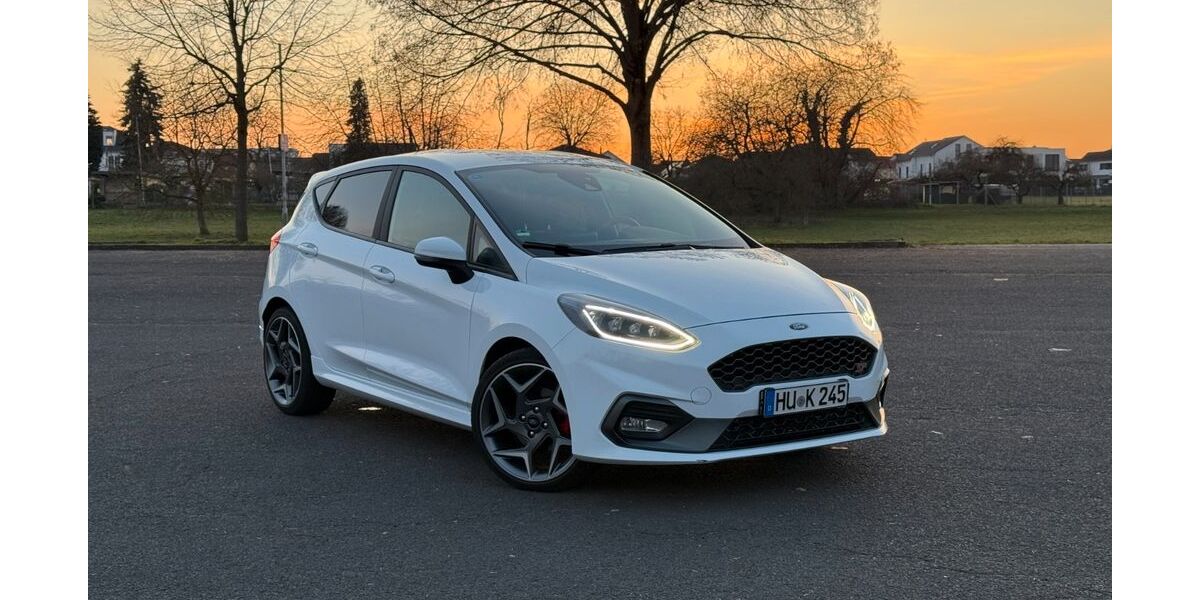 Ford Fiesta 61.500 km 16.450 &euro; Mainhausen 63533