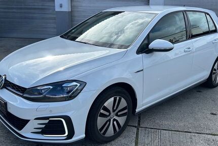 VW Golf 121.828 km 14.990 € Bad Vilbel (bei Frankfurt) 61118