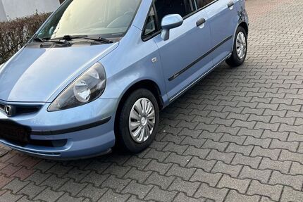 Honda Jazz 77.000 km 3.450 &euro; Offenbach 63069