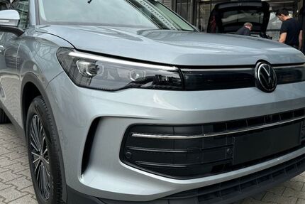 VW Tiguan 9.865 km 43.850 € Frankfurt am Main 65936