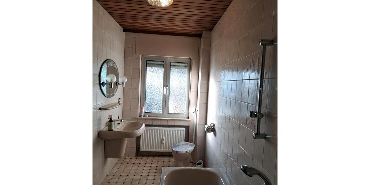 Etagenwohnung Gründau - 4 Zimmer, 118 m&sup2;, 1.150&euro; | Angebot:26014104