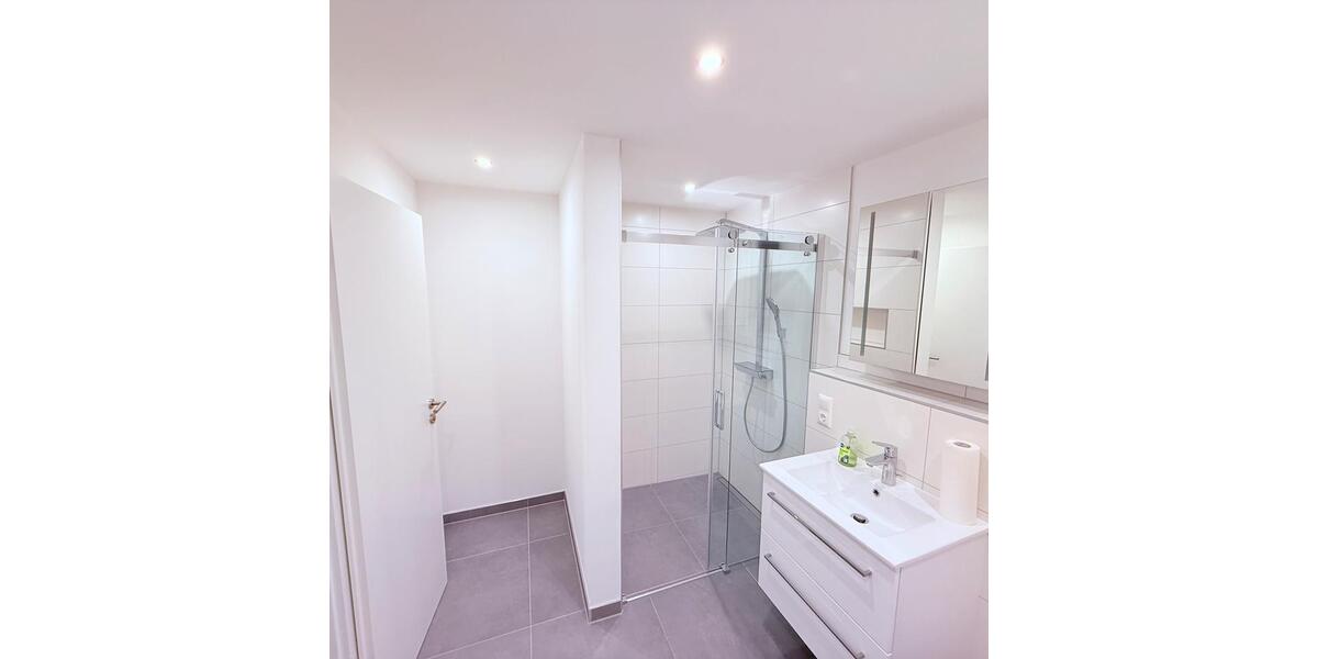 3 Z. Wohnung im Rodgau, 2 Terrassen, Garten, EBK, Erstbezug 3 zimmer