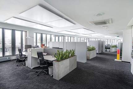 Tischinsel in kreativer Bürogemeinschaft mit Potenzial für Synergien - All-in-Miete zimmer