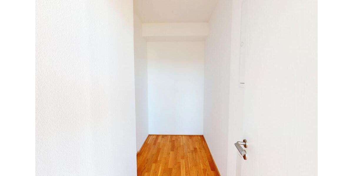 Einfamilienhaus Frankfurt am Main Nord-Ost - 2 Zimmer, 106 m&sup2;, 1.810&euro; | Angebot:26004724