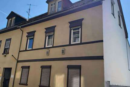 Haus zum Kaufen in Bad Nauheim 249.000 € 247 m² 10 zimmer