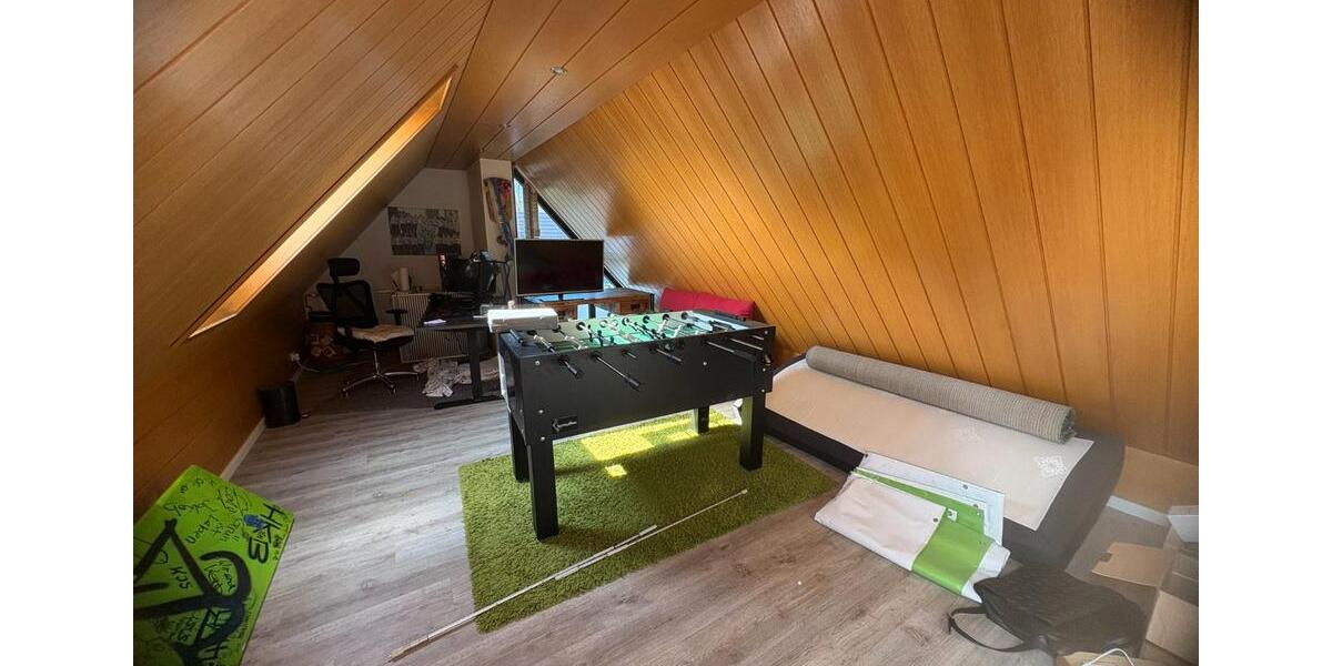 Etagenwohnung Dreieich - 5 Zimmer, 150 m&sup2;, 1.800&euro; | Angebot:26234377