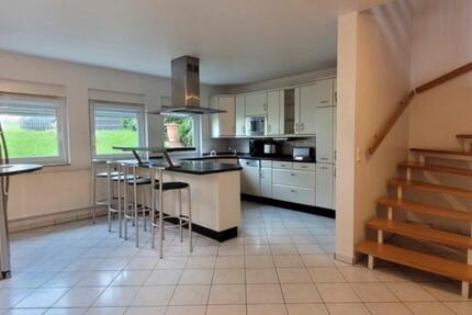 Haus Frankfurt am Main Nord-Ost - 5 Zimmer, 140 m&sup2;, 2.300&euro; | Angebot:26299992