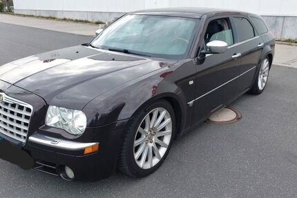 Chrysler 300C 162.000 km 8.900 &euro; Hofheim 65719