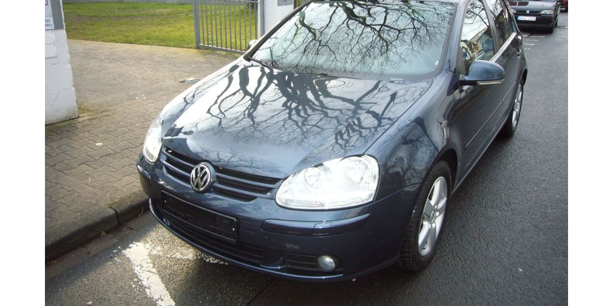 VW Golf 159.000 km 2.950 &euro; neu isenburg 63263