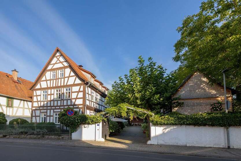 Haus zum Kaufen in Limeshain Himbach 1.350.000 € 350 m²