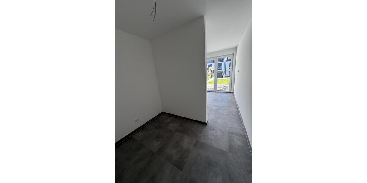 Reihenhaus Offenbach am Main Bieber - 7 Zimmer, 200 m&sup2;, 3.000&euro; | Angebot:24214804