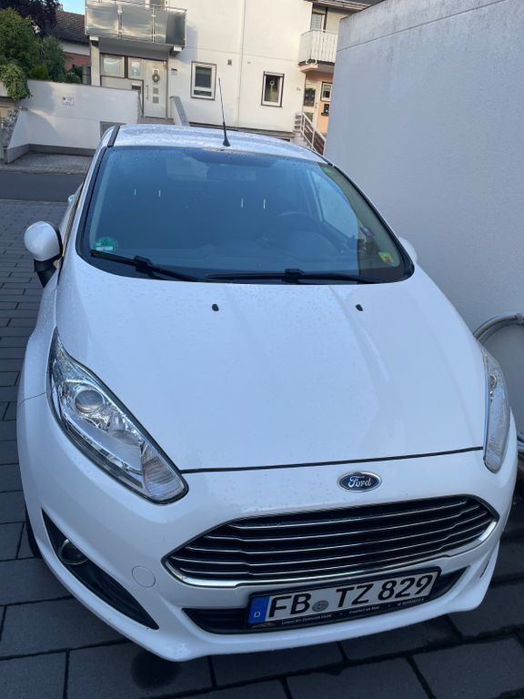 Ford Fiesta 180.000 km 4.999 € Karben 61184
