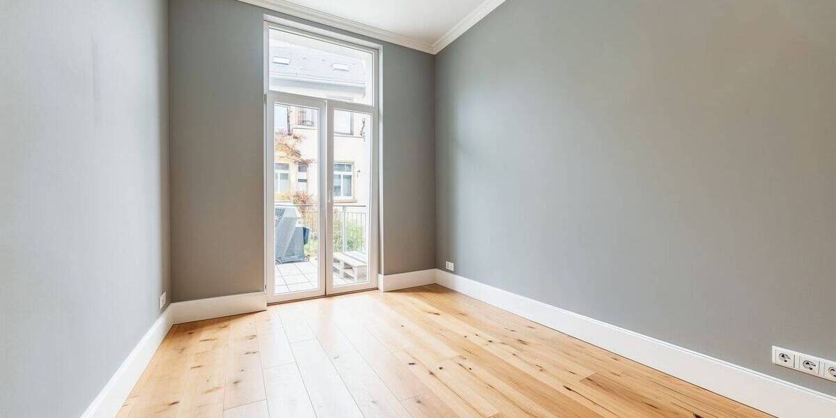 Schöne 3-Zimmer-Altbau-Wohnung mit Balkon in sehr guter Nordendlage 3 zimmer