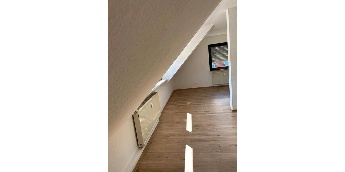 Dachgeschoßwohnung Aschaffenburg Damm - 3 Zimmer, 80 m&sup2;, 700&euro; | Angebot:26610680
