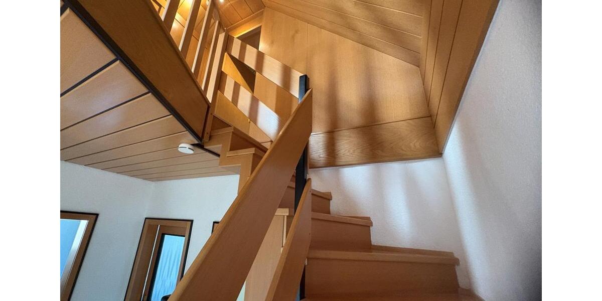 Etagenwohnung Dreieich - 5 Zimmer, 150 m&sup2;, 1.800&euro; | Angebot:26234377