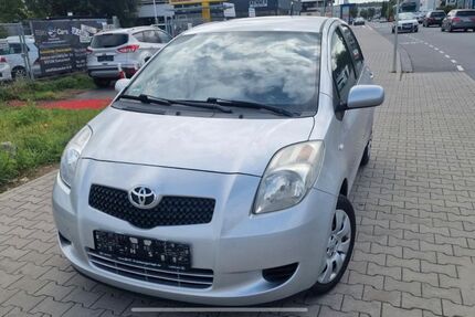 Toyota Yaris 82.000 km 5.100 &euro; Frankfurt 60389