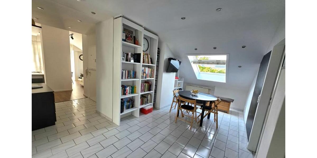 Dachgeschoßwohnung Kelkheim (Taunus) - 4.5 Zimmer, 96 m&sup2;, 300.000&euro; | Angebot:27298244