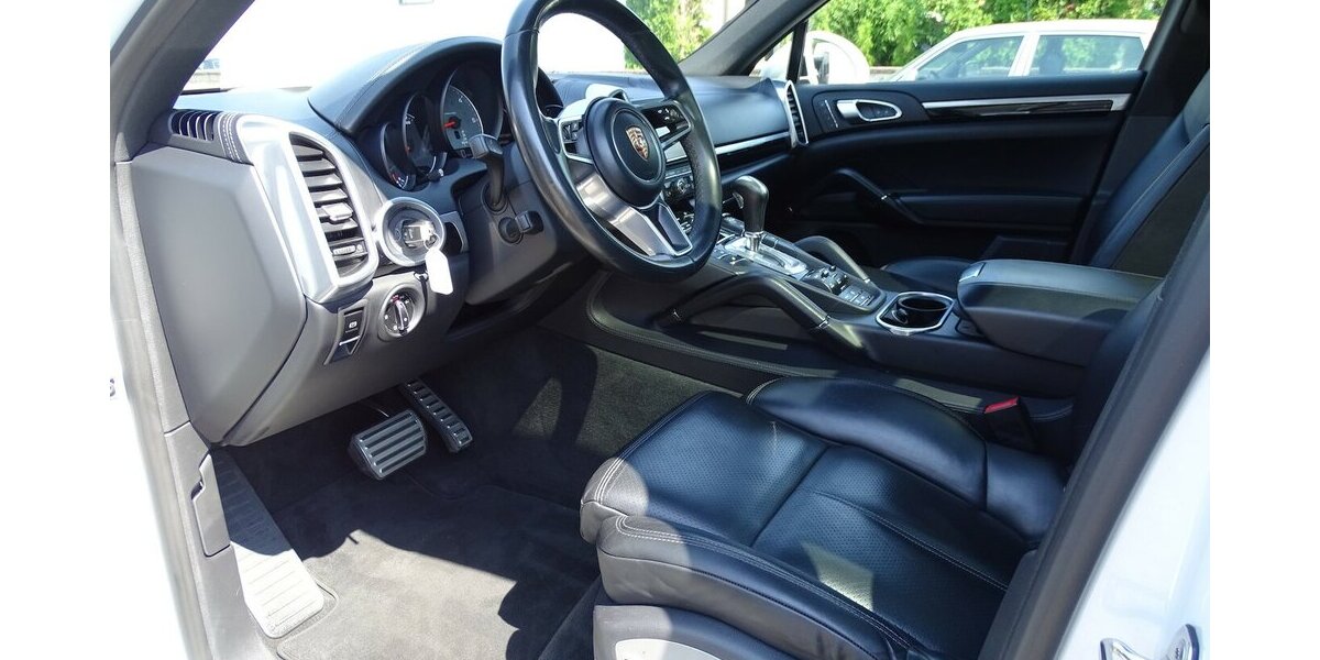 Porsche Cayenne S 4,2l Diesel Pano, Navi, 21 Zoll, Standhe 229.443 km 22.990 &euro; Rodgau 63110