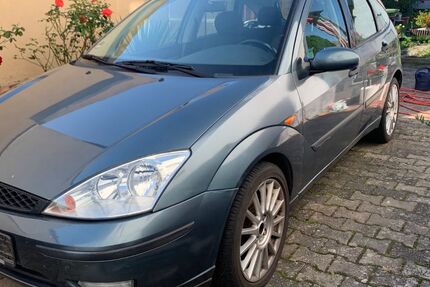 Ford Focus 173.000 km 950 € Messel 64409