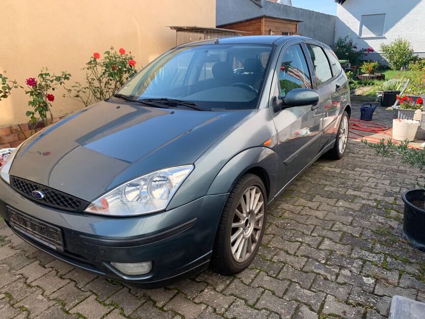 Ford Focus 173.000 km 950 € Messel 64409