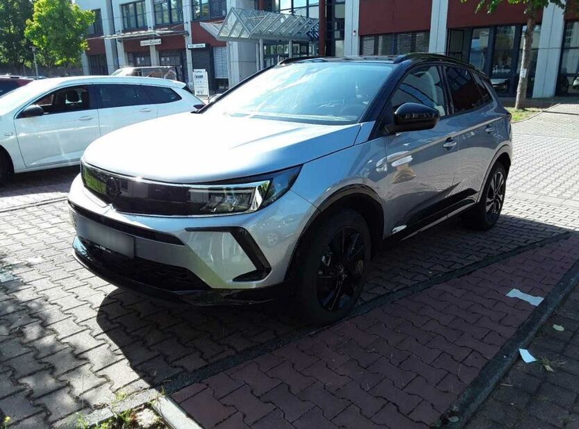 Opel Grandland (X) 11.802 km 23.980 € Rüsselsheim 65428