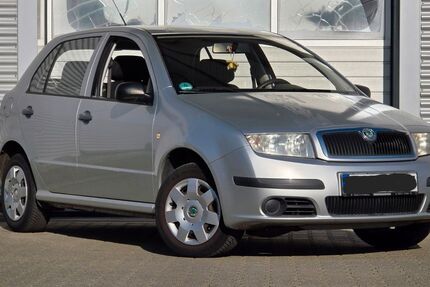 Skoda Fabia 77.800 km 2.480 &euro; Friedrichsdorf (10 Min. nördlich von Frankfurt/M) 61381