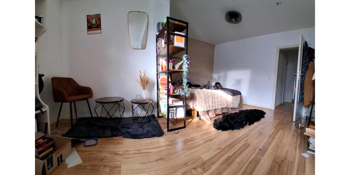 Großes WG Zimmer in 6er Haus WG 1 zimmer