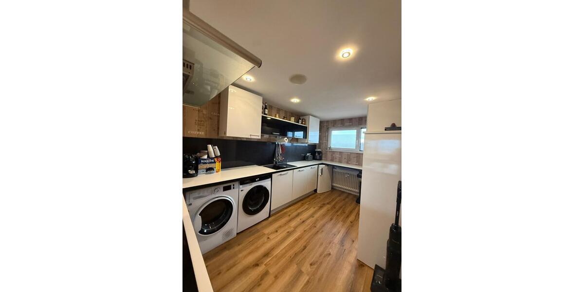 Helle 3-Zimmer Wohnung mit Balkon in Großwelzheim 3 zimmer