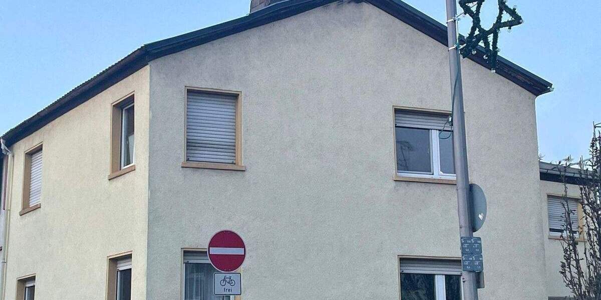 Zweifamilienhaus zur Kernsanierung mit Ausbaureserve in Hattersheim 9 zimmer