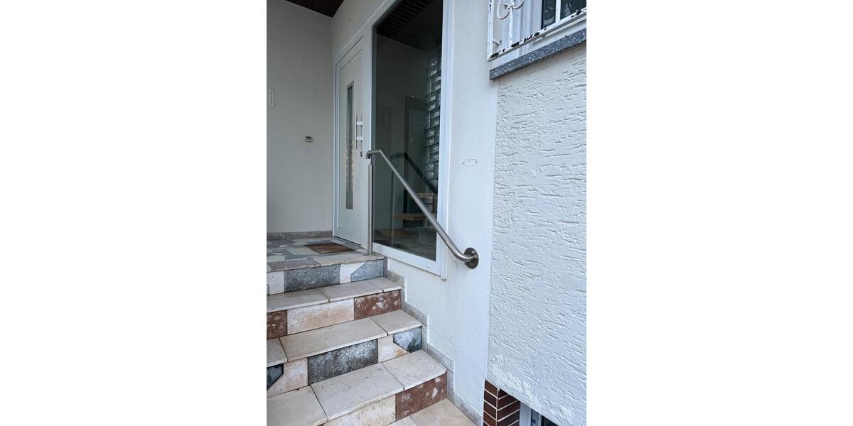 Einfamilienhaus mit 2 Ebenen zur Vermieten (Wohnung )stockheim 6 zimmer