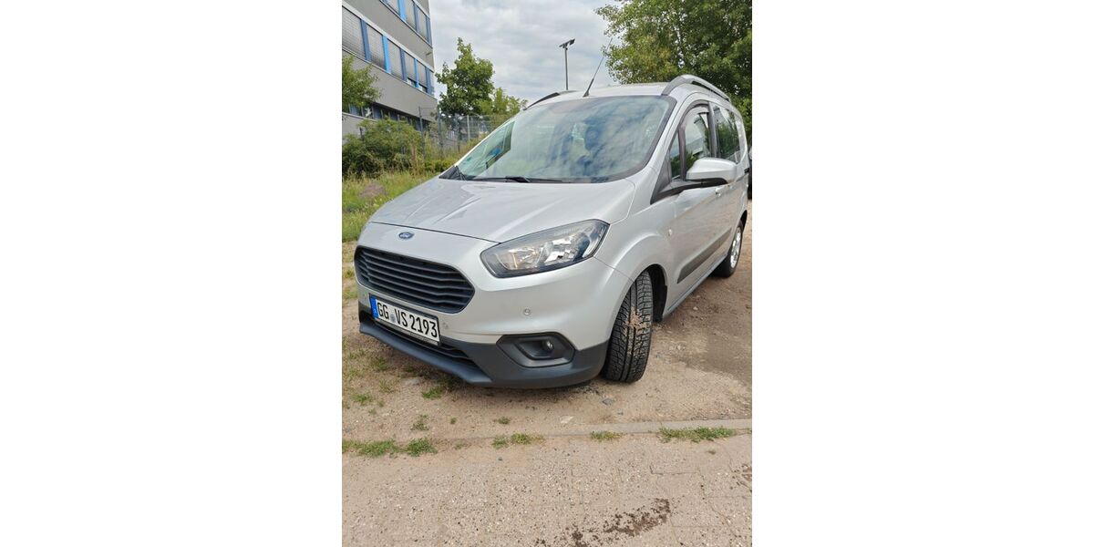 Ford Tourneo Courier 110.000 km 6.599 &euro; Erzhausen 64390