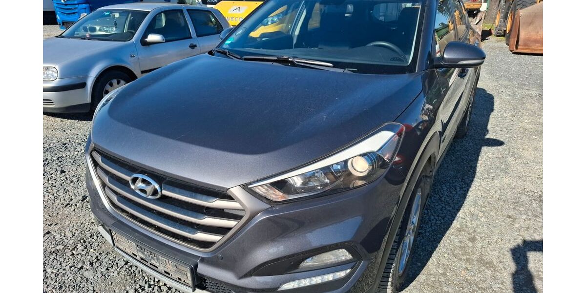 Hyundai TUCSON 202.000 km 9.900 &euro; Weiterstadt 64331