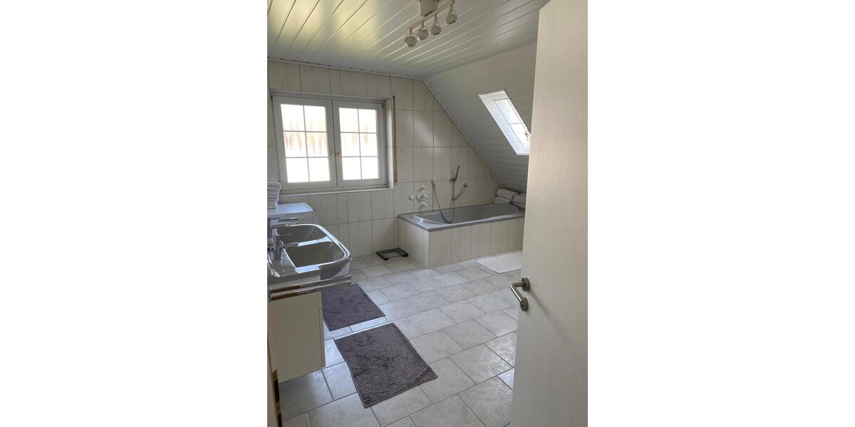 Dachgeschoßwohnung Dreieich - 3 Zimmer, 110 m&sup2;, 1.290&euro; | Angebot:26198781