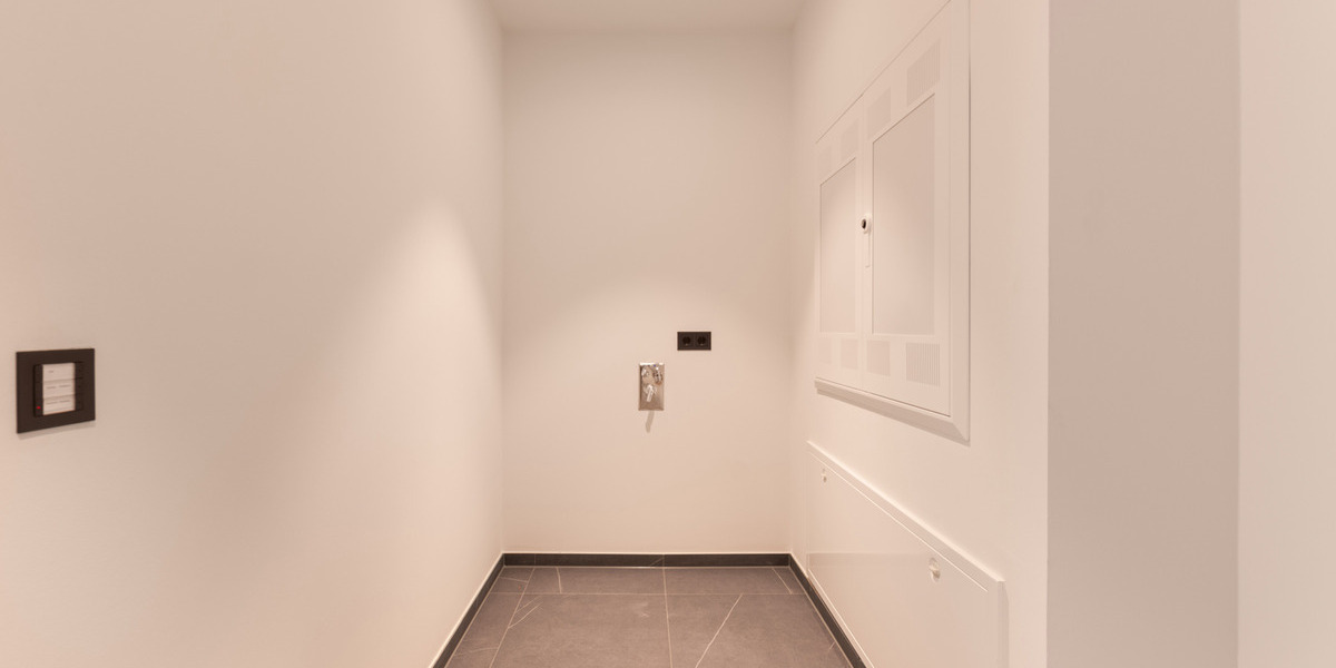 Etagenwohnung Frankfurt am Main Ostend - 3 Zimmer, 121 m&sup2;, 4.000&euro; | Angebot:25690816