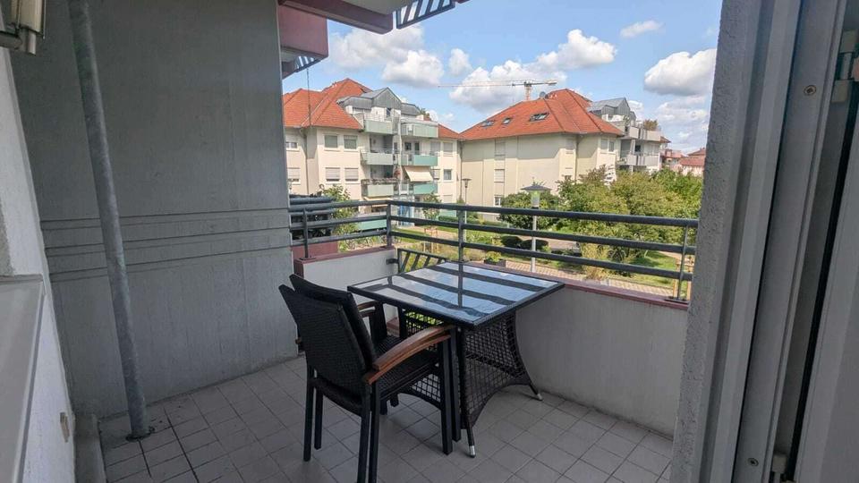 Moderne vollmöblierte 2 Zi. Whg. mit Balkon 2 zimmer