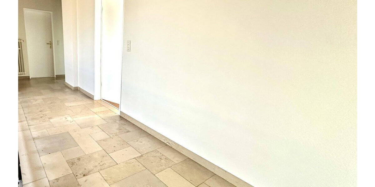 Etagenwohnung Hanau Kesselstadt - 3 Zimmer, 101 m&sup2;, 1.000&euro; | Angebot:26484124