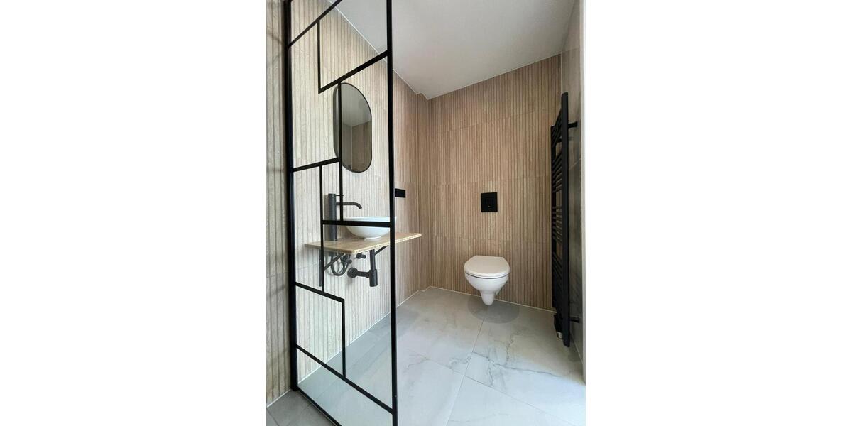 Modernes saniertes 3-stöckiges Haus (170 m²) in Hammersbach 6 zimmer