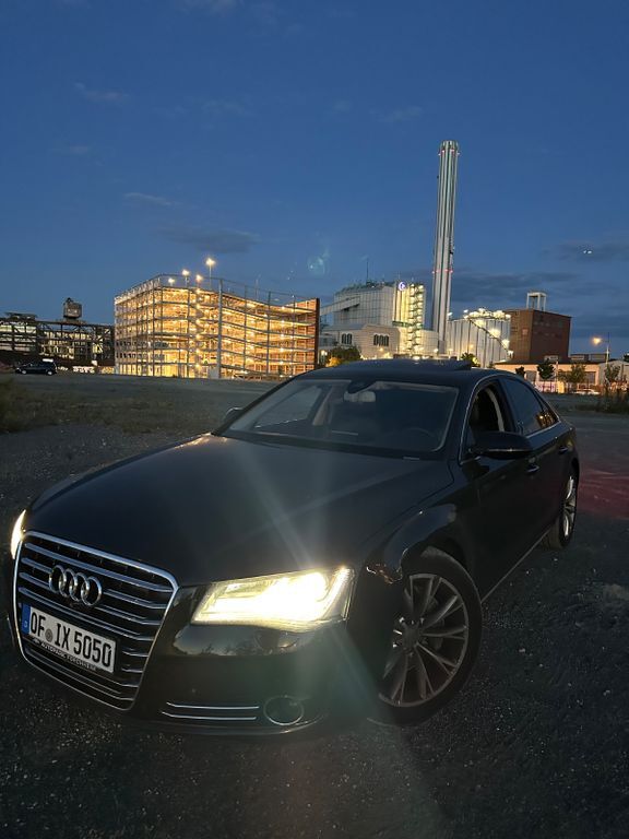 Audi A8 182.000 km 18.900 € Offenbach 63065