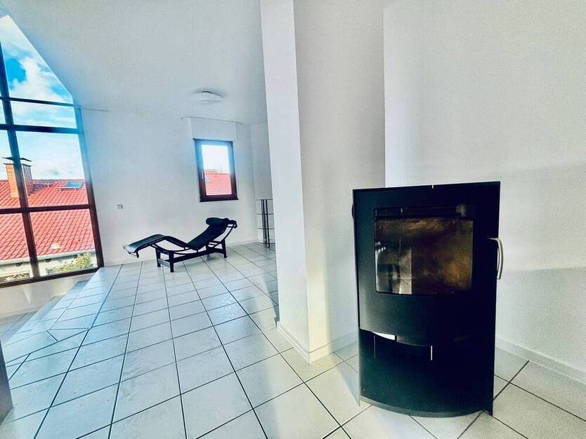 AS ImmobilieN: Charming Single-Family Home with Separate ApartmentOffice in Rüsselsheim Bauschheim
