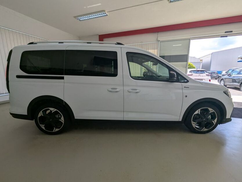 Ford Tourneo Connect 9.844 km 34.440 € Dieburg 64807