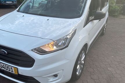 Ford Tourneo Connect 119.000 km 12.999 &euro; Friedrichsdorf 61381